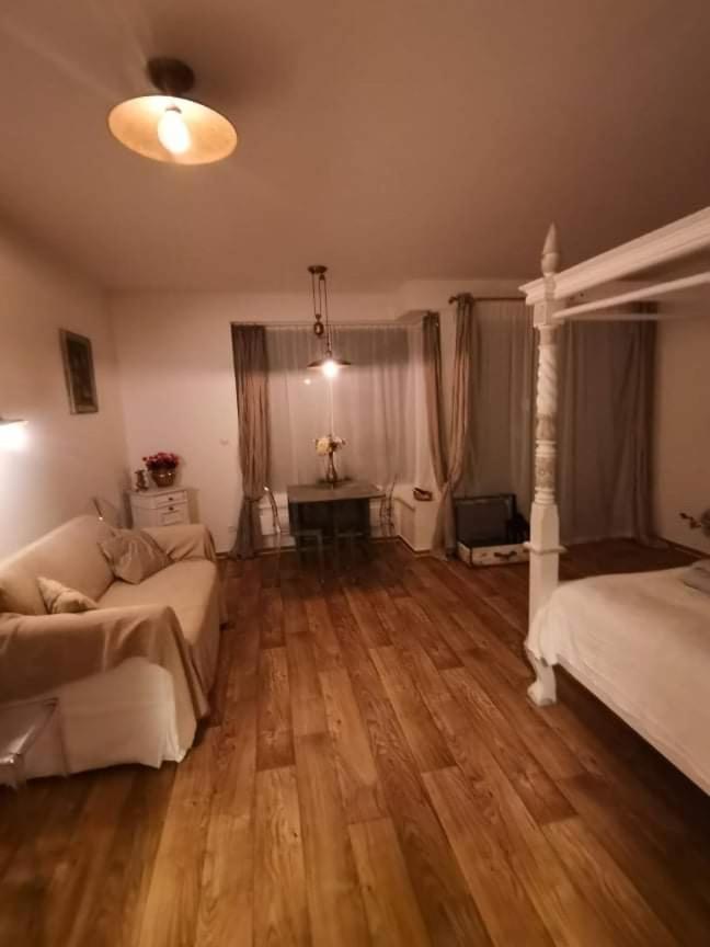 Poetic Apartment มิคูลอฟ ภายนอก รูปภาพ